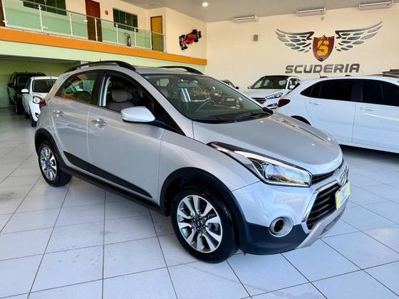 HYUNDAI HB20X 1.6 16V PREMIUM FLEX 4P AUTOMÁTICO HYUNDAI HB20X 1.6 16V PREMIUM FLEX 4P AUTOMÁTICO